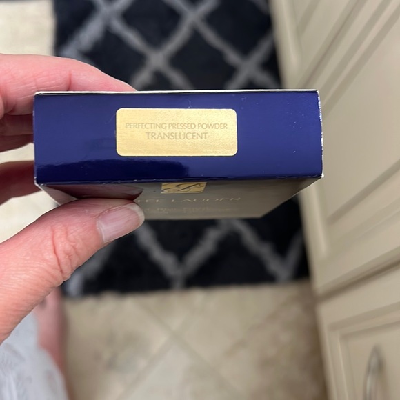 Estée Lauder Set Blur Finish Perfecting Pressed Powder-Translucent - Picture 2 of 6